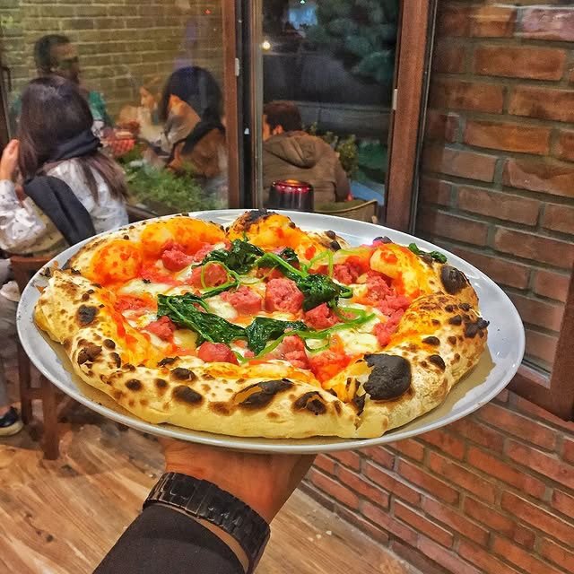 پیتزا لیتل ایتالی (Little Italy Pizza)