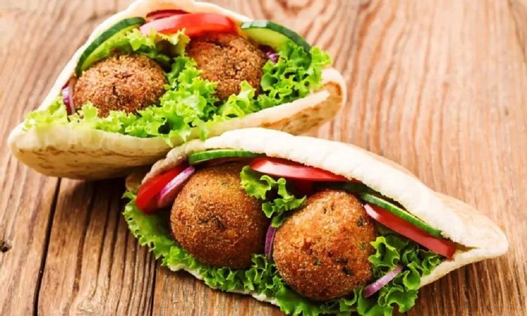 ساندویچ فلافل 