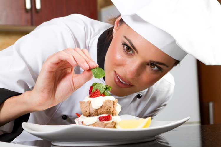 ویژگی‌های سرآشپز حرفه‌ای در رستوران وفست فود