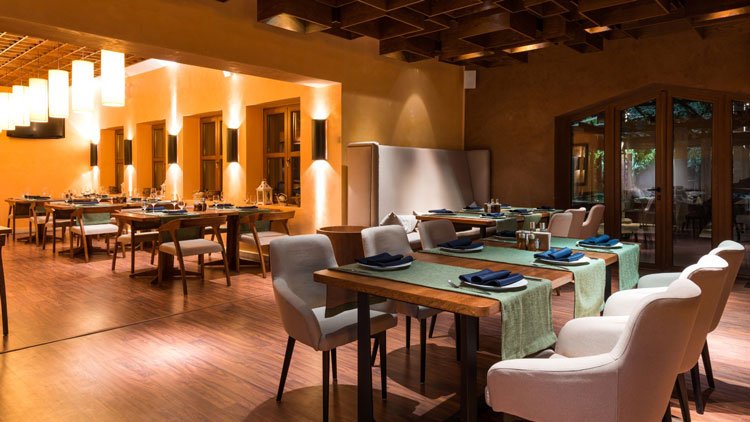 تنظیم دمای رنگ و شدت نور