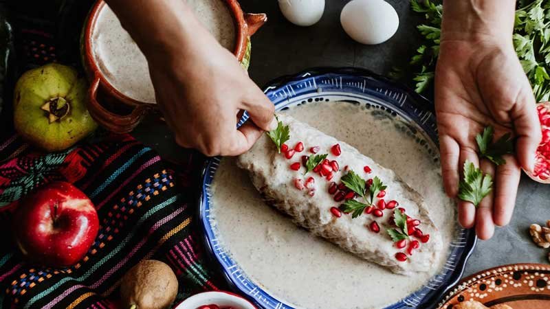 چیلس ان نوگادا (Chiles en Nogada)