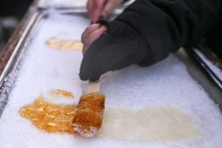 شیره افرا (Maple Syrup)