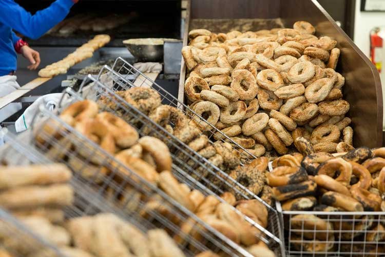 بگل مونترال (Montreal Bagel)